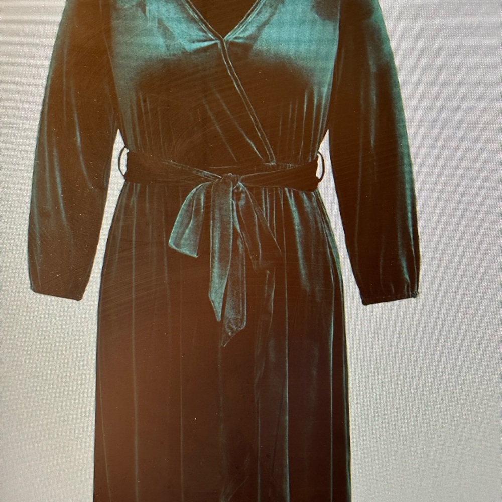 Long Sleeve Dress with Wrap Style and Midi Length